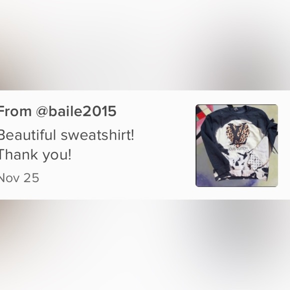 Sweatshirt Lips 👄 LV Print W/ LV Logo On The 👄 Pullover ❌PRICE FIRM❌ NO Offer - Picture 6 of 16